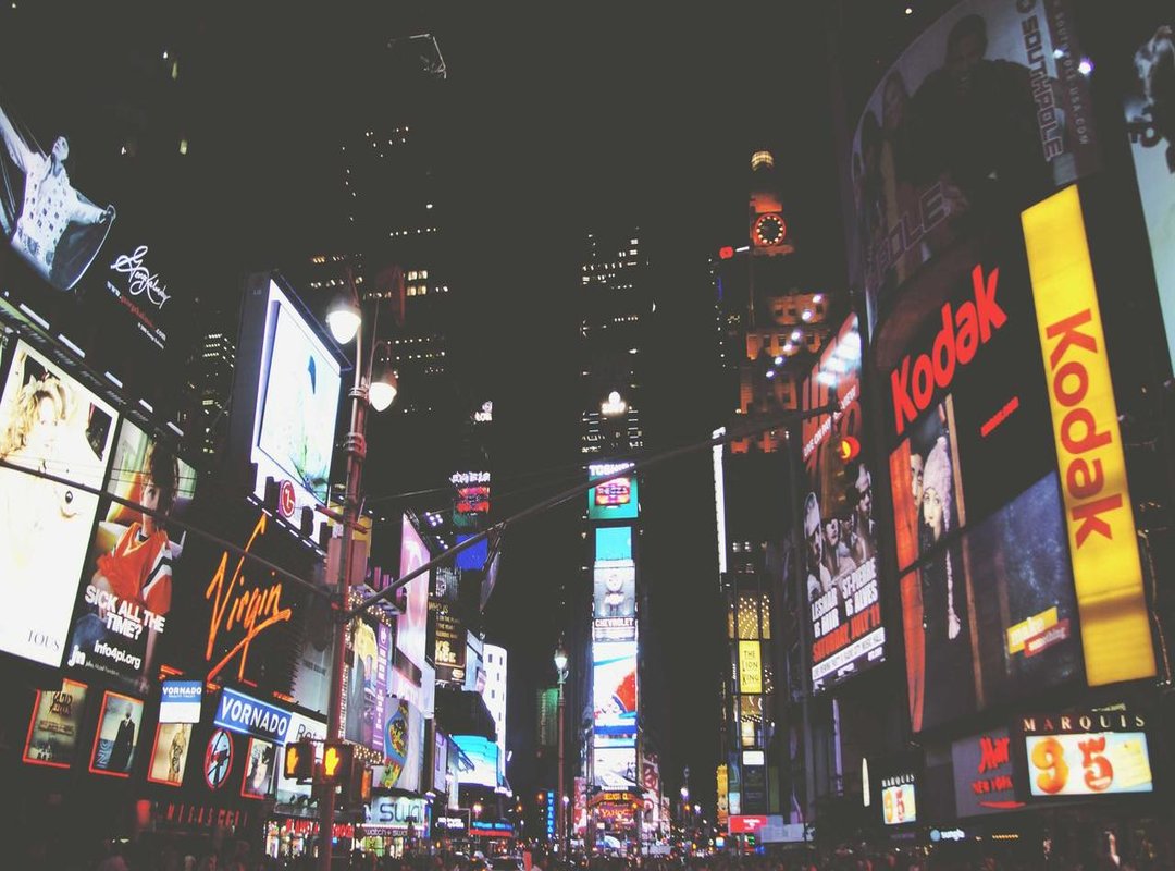 How to Choose the Perfect GIF: Matching the Humor to the Man