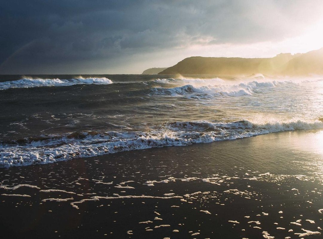 Staying Safe: How to Identify Scams from +96 Numbers