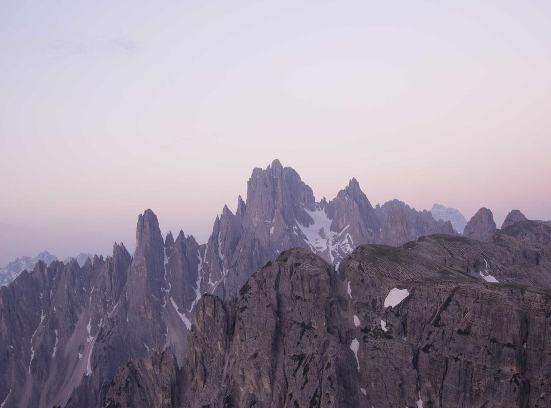 Handling and Rider Experience: Upright Brawler vs. Low-Slung Cruiser